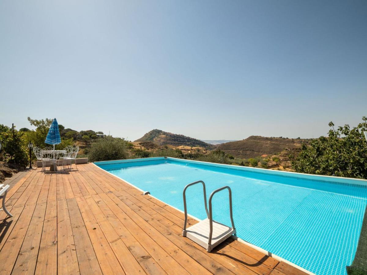 Belvilla By Oyo Modern Villa In Nissoria With Pool Kültér fotó
