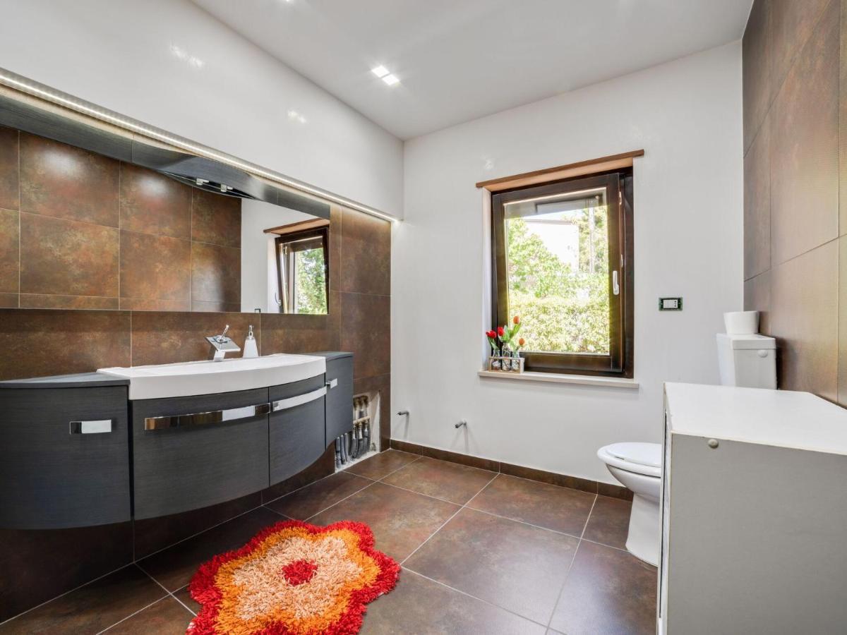 Belvilla By Oyo Modern Villa In Nissoria With Pool Kültér fotó